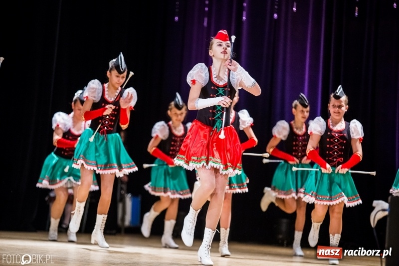 Zdjęcie w galerii na portalu naszraciborz.pl: 20 lat z tańcem. Jubileuszowy koncert Źródła na deskach RCK  wiadomości z regionu