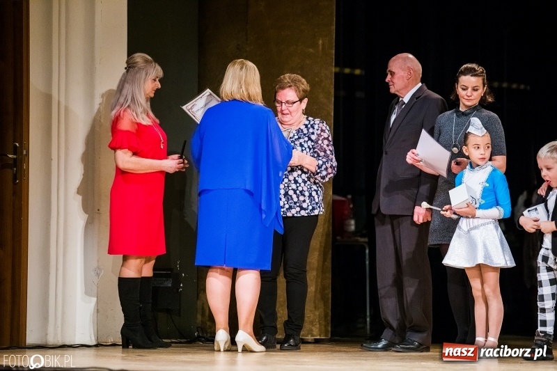 Zdjęcie w galerii na portalu naszraciborz.pl: 20 lat z tańcem. Jubileuszowy koncert Źródła na deskach RCK  wiadomości z regionu