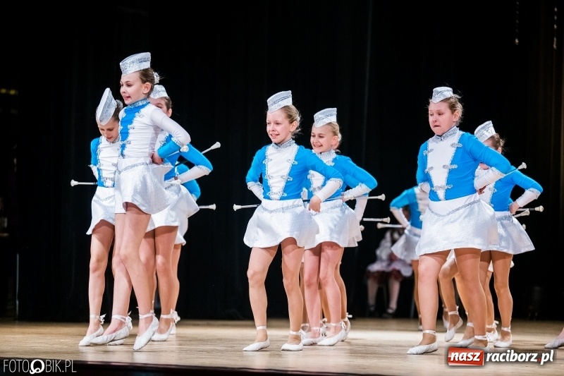Zdjęcie w galerii na portalu naszraciborz.pl: 20 lat z tańcem. Jubileuszowy koncert Źródła na deskach RCK  wiadomości z regionu