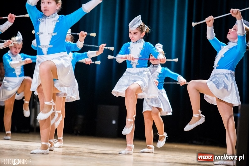 Zdjęcie w galerii na portalu naszraciborz.pl: 20 lat z tańcem. Jubileuszowy koncert Źródła na deskach RCK  wiadomości z regionu