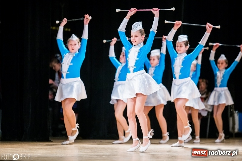Zdjęcie w galerii na portalu naszraciborz.pl: 20 lat z tańcem. Jubileuszowy koncert Źródła na deskach RCK  wiadomości z regionu