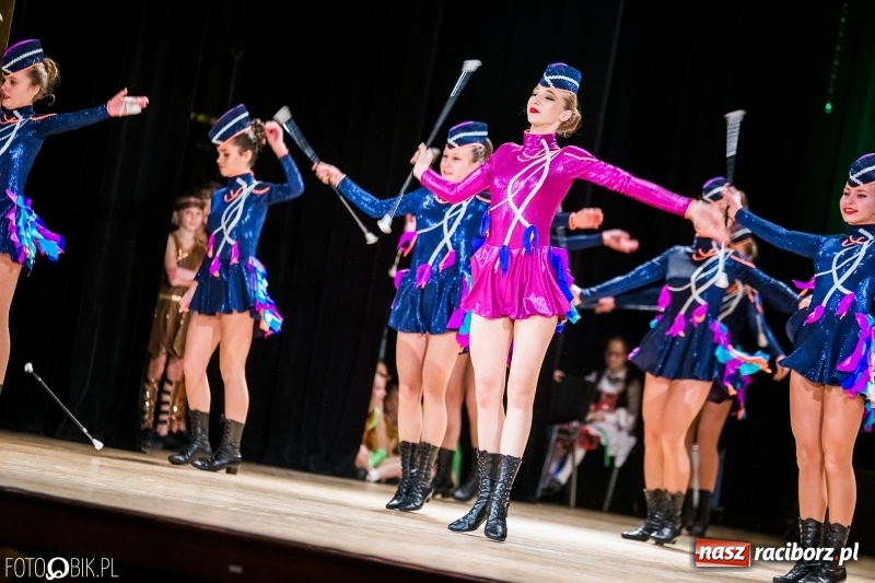 Zdjęcie w galerii na portalu naszraciborz.pl: 20 lat z tańcem. Jubileuszowy koncert Źródła na deskach RCK  wiadomości z regionu