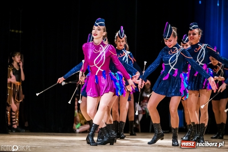 Zdjęcie w galerii na portalu naszraciborz.pl: 20 lat z tańcem. Jubileuszowy koncert Źródła na deskach RCK  wiadomości z regionu
