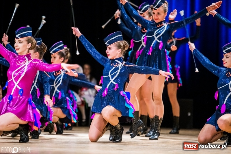 Zdjęcie w galerii na portalu naszraciborz.pl: 20 lat z tańcem. Jubileuszowy koncert Źródła na deskach RCK  wiadomości z regionu