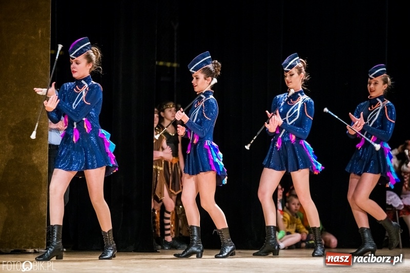 Zdjęcie w galerii na portalu naszraciborz.pl: 20 lat z tańcem. Jubileuszowy koncert Źródła na deskach RCK  wiadomości z regionu