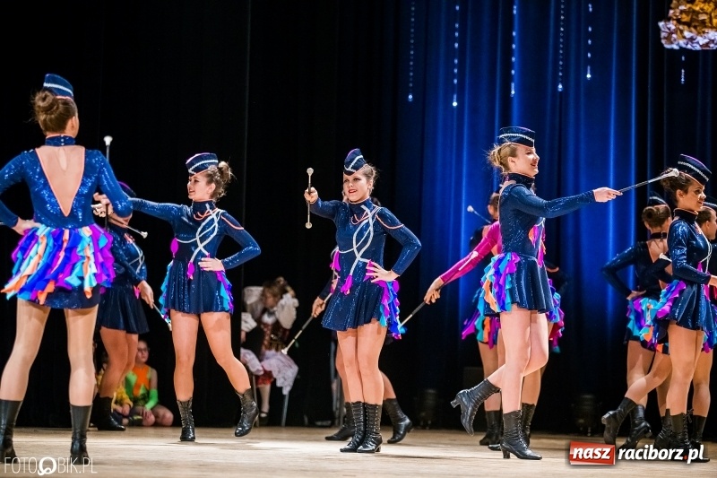 Zdjęcie w galerii na portalu naszraciborz.pl: 20 lat z tańcem. Jubileuszowy koncert Źródła na deskach RCK  wiadomości z regionu