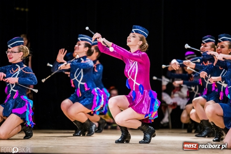 Zdjęcie w galerii na portalu naszraciborz.pl: 20 lat z tańcem. Jubileuszowy koncert Źródła na deskach RCK  wiadomości z regionu
