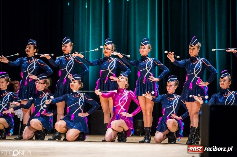 Zdjęcie w galerii na portalu naszraciborz.pl: 20 lat z tańcem. Jubileuszowy koncert Źródła na deskach RCK  wiadomości z regionu