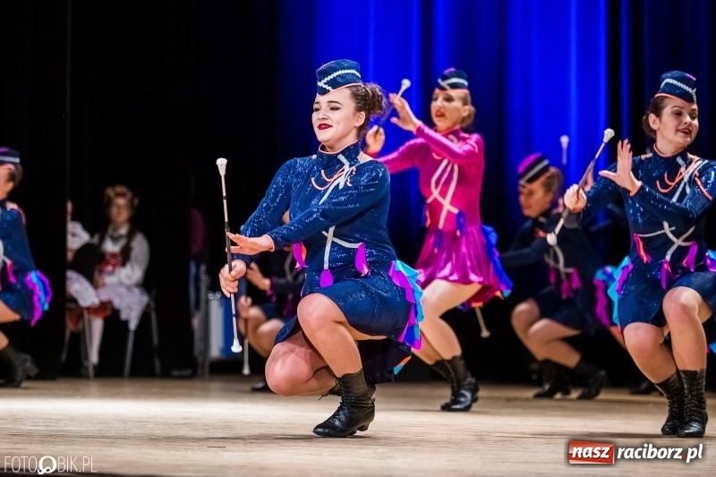 Zdjęcie w galerii na portalu naszraciborz.pl: 20 lat z tańcem. Jubileuszowy koncert Źródła na deskach RCK  wiadomości z regionu