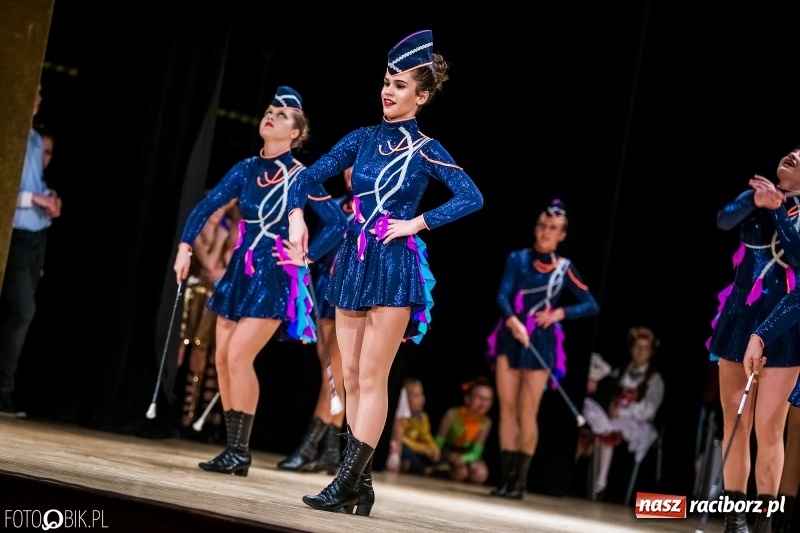 Zdjęcie w galerii na portalu naszraciborz.pl: 20 lat z tańcem. Jubileuszowy koncert Źródła na deskach RCK  wiadomości z regionu