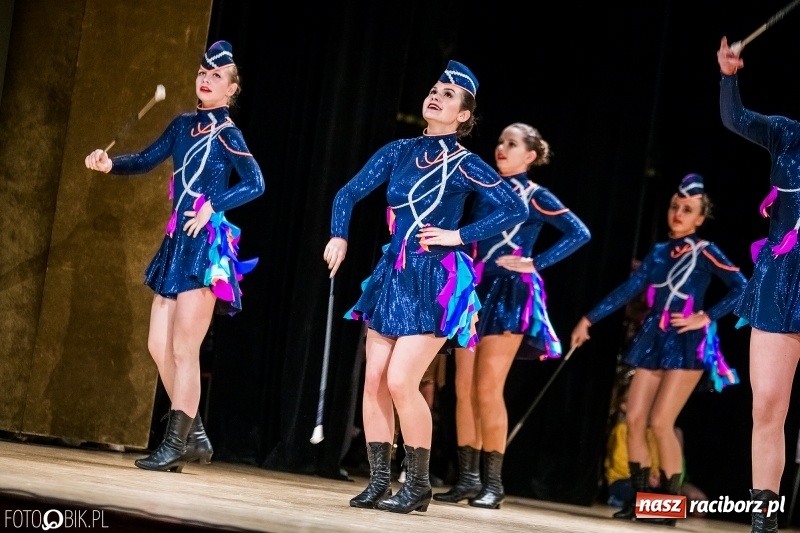 Zdjęcie w galerii na portalu naszraciborz.pl: 20 lat z tańcem. Jubileuszowy koncert Źródła na deskach RCK  wiadomości z regionu