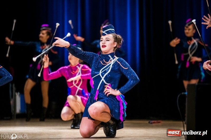 Zdjęcie w galerii na portalu naszraciborz.pl: 20 lat z tańcem. Jubileuszowy koncert Źródła na deskach RCK  wiadomości z regionu