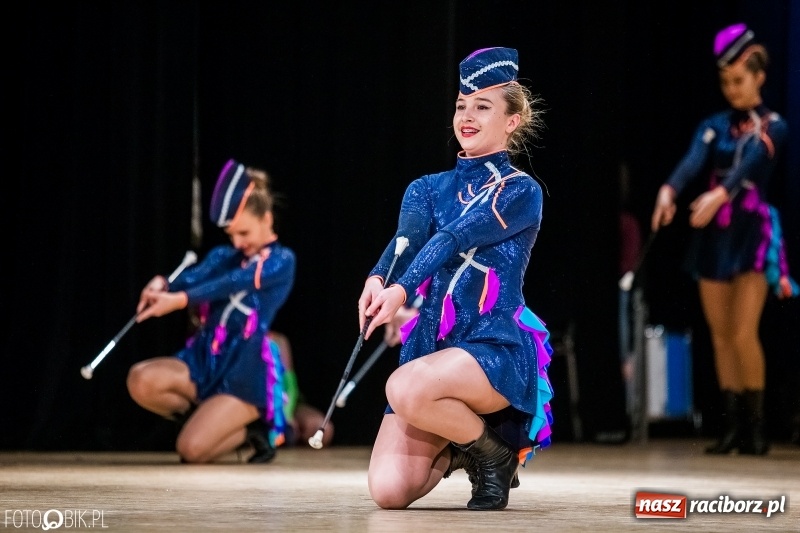 Zdjęcie w galerii na portalu naszraciborz.pl: 20 lat z tańcem. Jubileuszowy koncert Źródła na deskach RCK  wiadomości z regionu