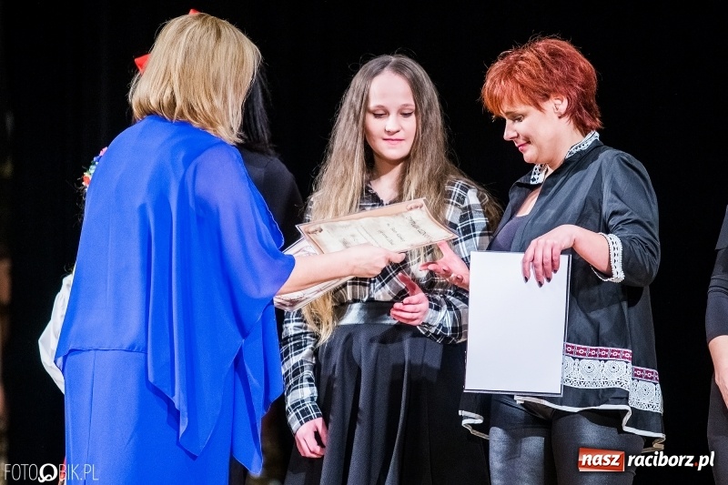 Zdjęcie w galerii na portalu naszraciborz.pl: 20 lat z tańcem. Jubileuszowy koncert Źródła na deskach RCK  wiadomości z regionu