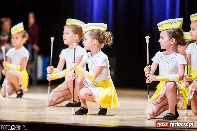 Zdjęcie w galerii na portalu naszraciborz.pl: 20 lat z tańcem. Jubileuszowy koncert Źródła na deskach RCK  wiadomości z regionu
