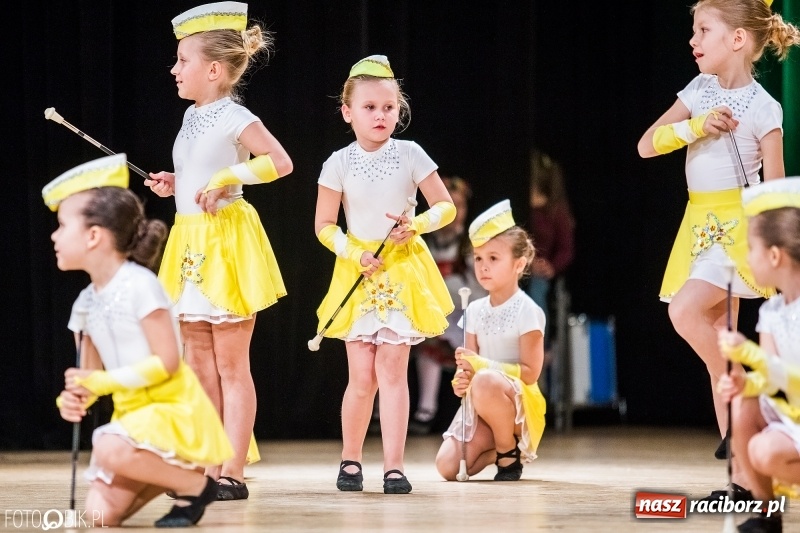 Zdjęcie w galerii na portalu naszraciborz.pl: 20 lat z tańcem. Jubileuszowy koncert Źródła na deskach RCK  wiadomości z regionu