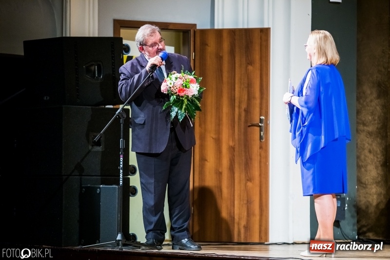 Zdjęcie w galerii na portalu naszraciborz.pl: 20 lat z tańcem. Jubileuszowy koncert Źródła na deskach RCK  wiadomości z regionu