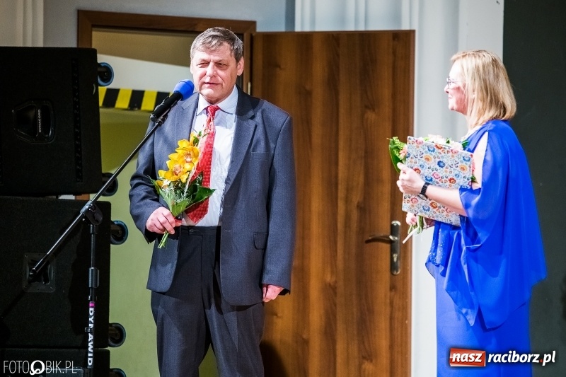 Zdjęcie w galerii na portalu naszraciborz.pl: 20 lat z tańcem. Jubileuszowy koncert Źródła na deskach RCK  wiadomości z regionu