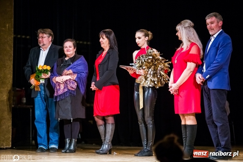 Zdjęcie w galerii na portalu naszraciborz.pl: 20 lat z tańcem. Jubileuszowy koncert Źródła na deskach RCK  wiadomości z regionu