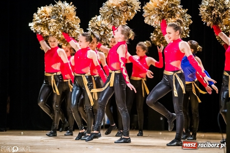 Zdjęcie w galerii na portalu naszraciborz.pl: 20 lat z tańcem. Jubileuszowy koncert Źródła na deskach RCK  wiadomości z regionu