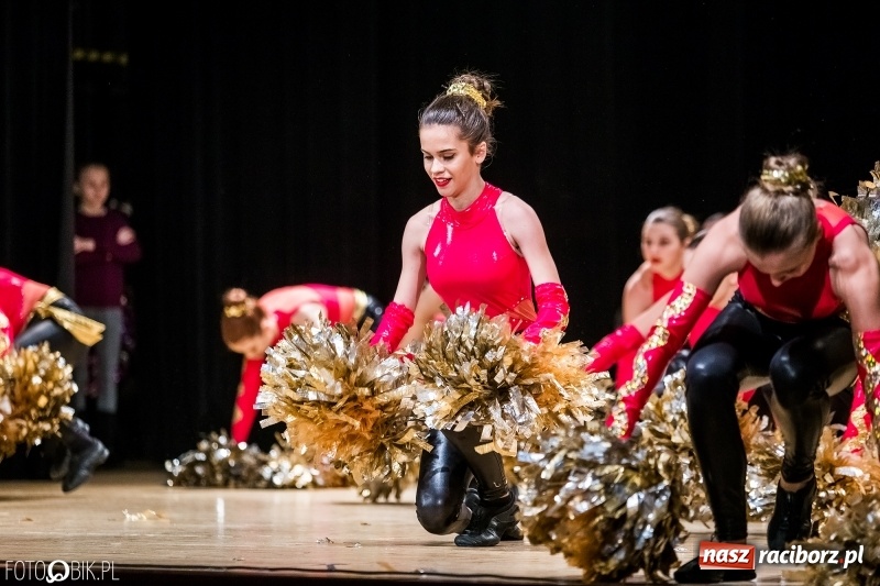 Zdjęcie w galerii na portalu naszraciborz.pl: 20 lat z tańcem. Jubileuszowy koncert Źródła na deskach RCK  wiadomości z regionu