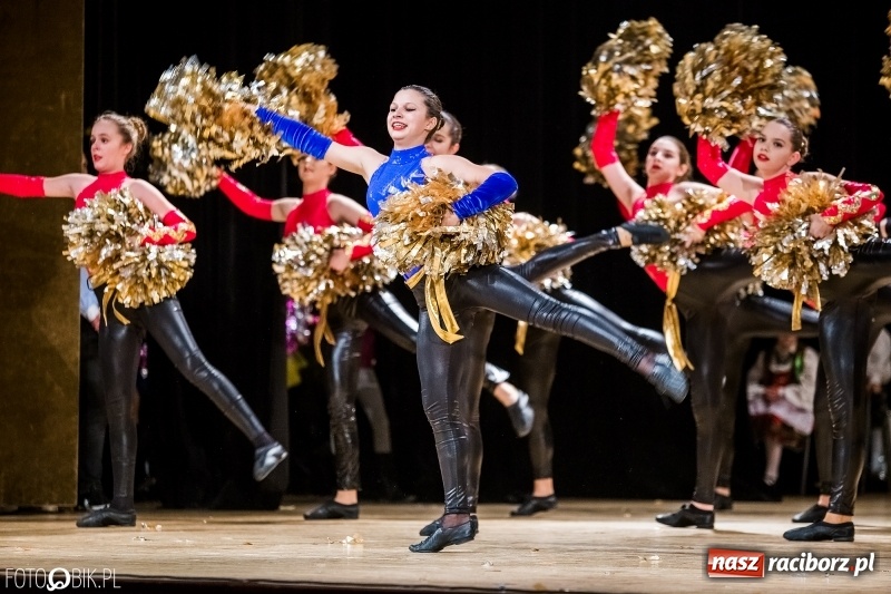 Zdjęcie w galerii na portalu naszraciborz.pl: 20 lat z tańcem. Jubileuszowy koncert Źródła na deskach RCK  wiadomości z regionu
