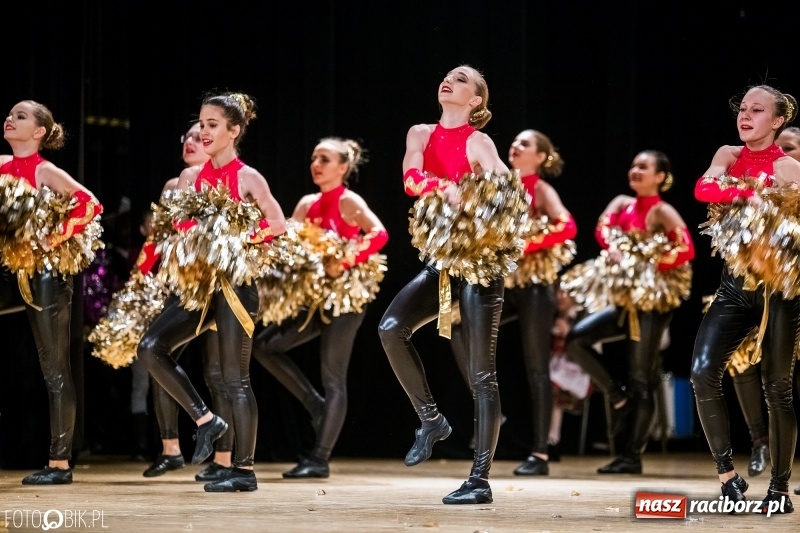 Zdjęcie w galerii na portalu naszraciborz.pl: 20 lat z tańcem. Jubileuszowy koncert Źródła na deskach RCK  wiadomości z regionu