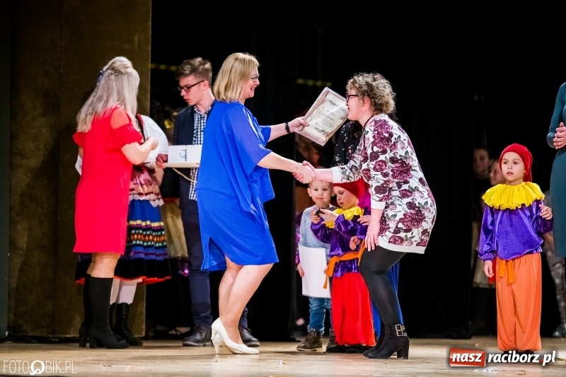 Zdjęcie w galerii na portalu naszraciborz.pl: 20 lat z tańcem. Jubileuszowy koncert Źródła na deskach RCK  wiadomości z regionu