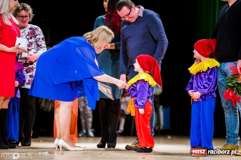 Zdjęcie w galerii na portalu naszraciborz.pl: 20 lat z tańcem. Jubileuszowy koncert Źródła na deskach RCK  wiadomości z regionu