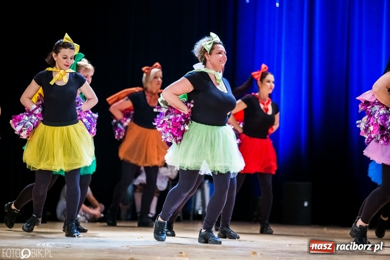 Zdjęcie w galerii na portalu naszraciborz.pl: 20 lat z tańcem. Jubileuszowy koncert Źródła na deskach RCK  wiadomości z regionu