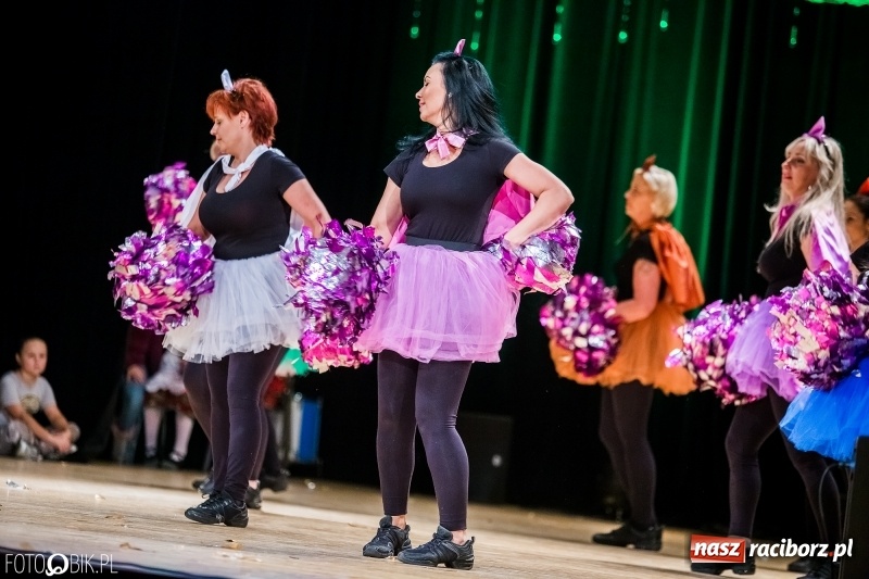 Zdjęcie w galerii na portalu naszraciborz.pl: 20 lat z tańcem. Jubileuszowy koncert Źródła na deskach RCK  wiadomości z regionu