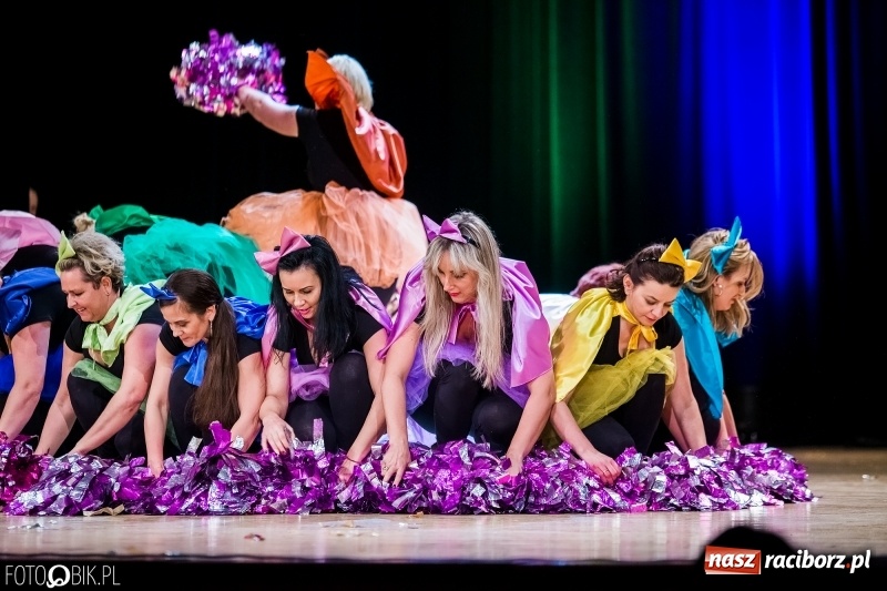 Zdjęcie w galerii na portalu naszraciborz.pl: 20 lat z tańcem. Jubileuszowy koncert Źródła na deskach RCK  wiadomości z regionu