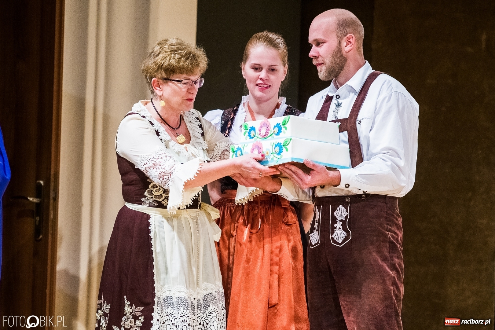 Zdjęcie w galerii na portalu naszraciborz.pl: 20 lat z tańcem. Jubileuszowy koncert Źródła na deskach RCK  wiadomości z regionu