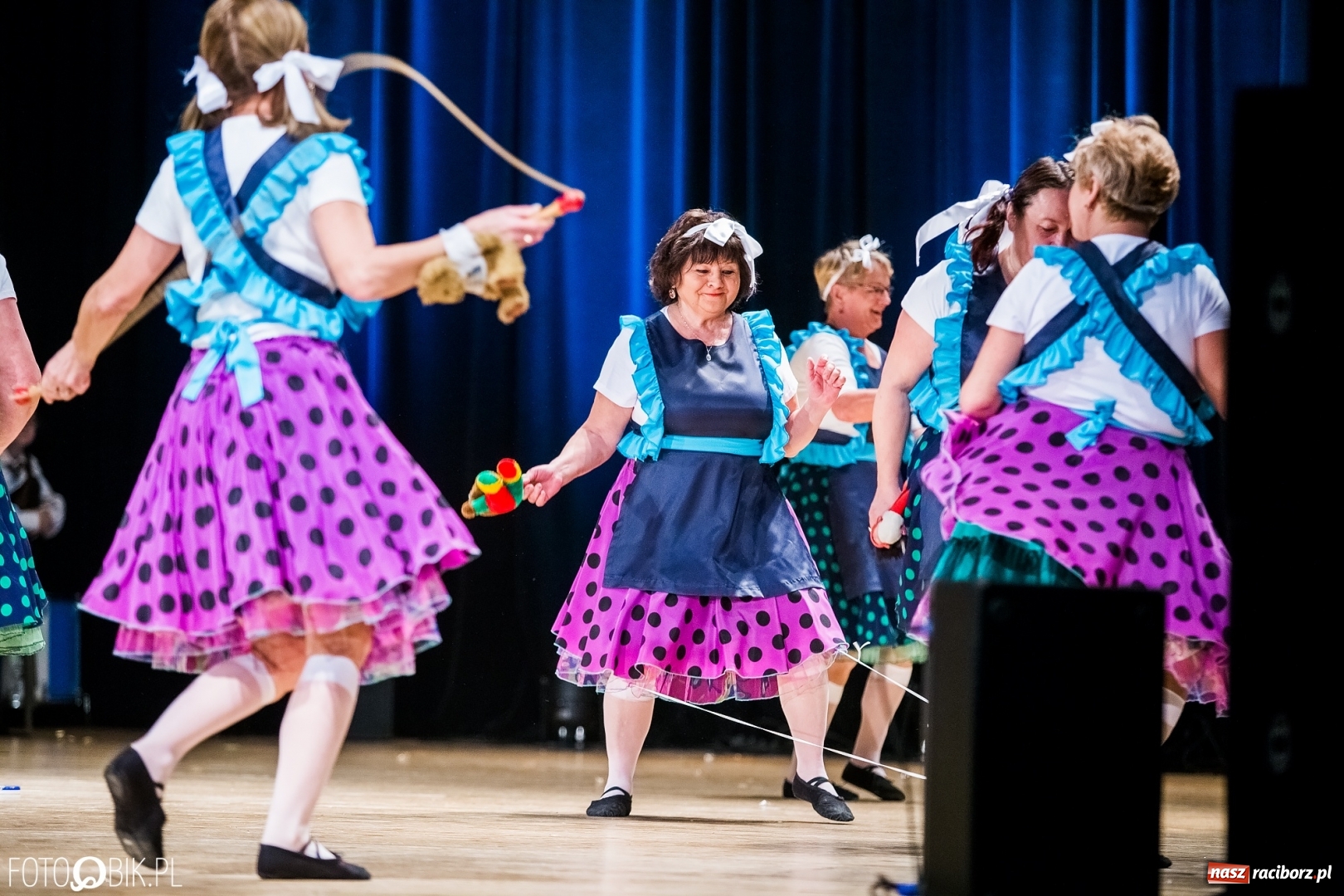 Zdjęcie w galerii na portalu naszraciborz.pl: 20 lat z tańcem. Jubileuszowy koncert Źródła na deskach RCK  wiadomości z regionu