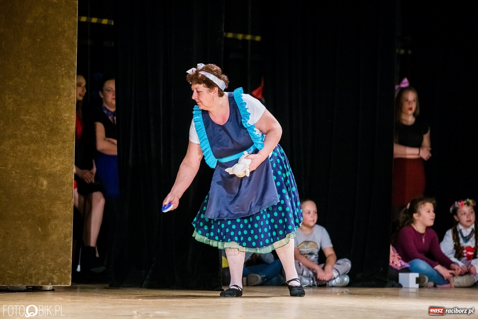 Zdjęcie w galerii na portalu naszraciborz.pl: 20 lat z tańcem. Jubileuszowy koncert Źródła na deskach RCK  wiadomości z regionu