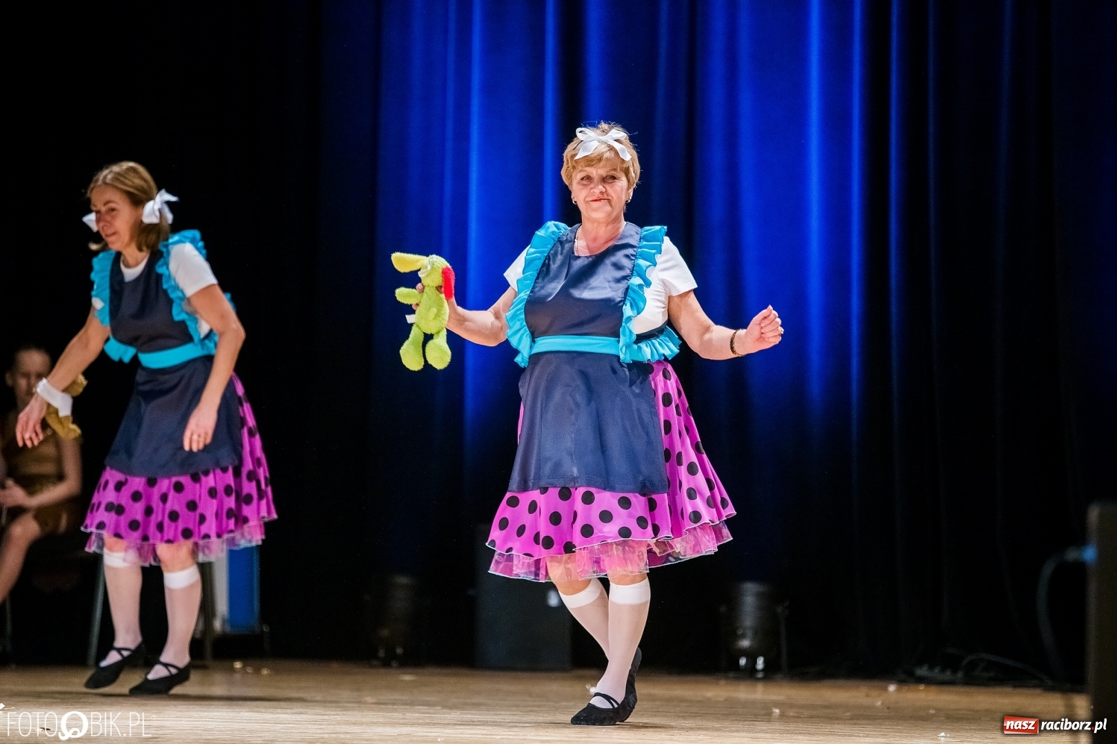 Zdjęcie w galerii na portalu naszraciborz.pl: 20 lat z tańcem. Jubileuszowy koncert Źródła na deskach RCK  wiadomości z regionu