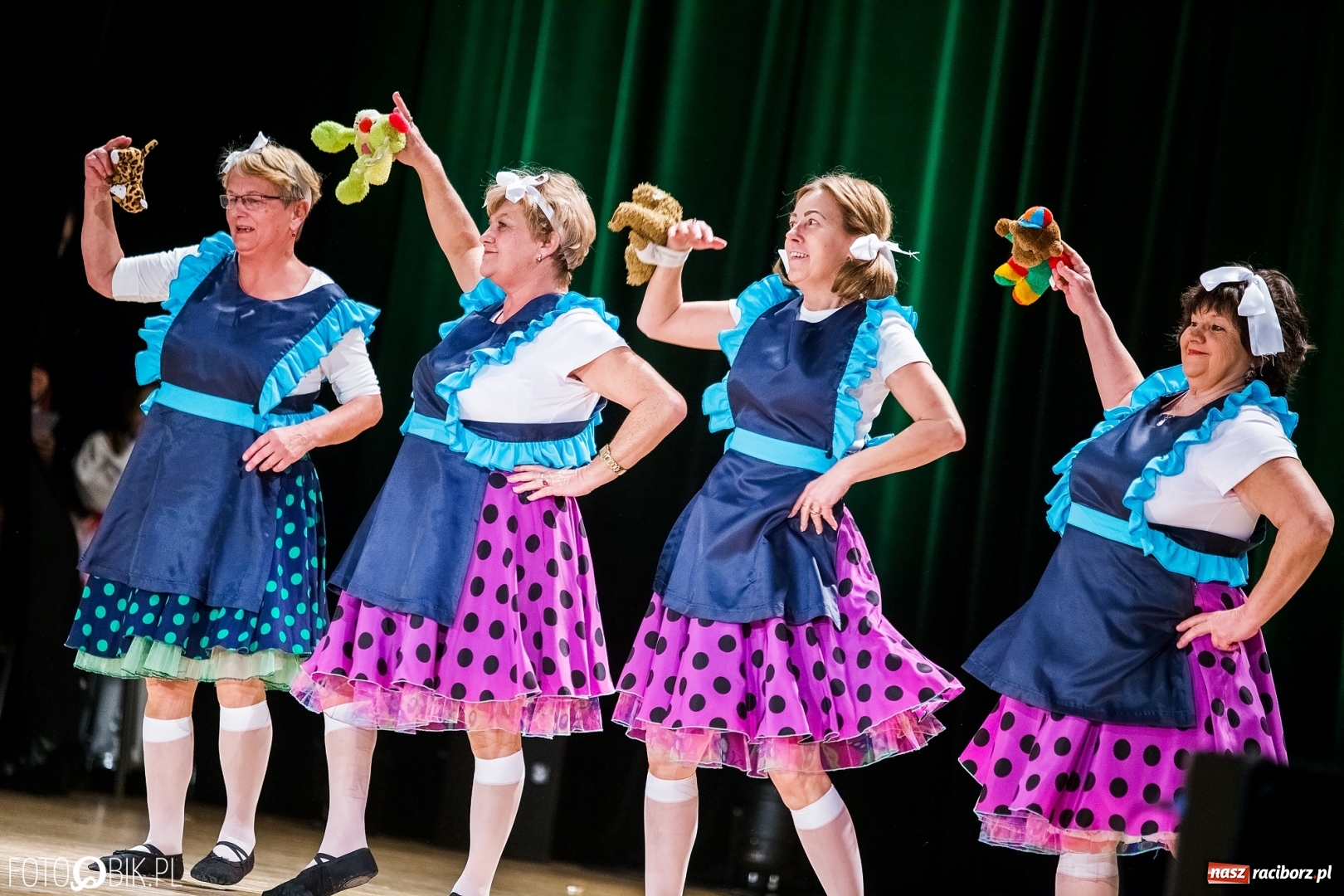 Zdjęcie w galerii na portalu naszraciborz.pl: 20 lat z tańcem. Jubileuszowy koncert Źródła na deskach RCK  wiadomości z regionu