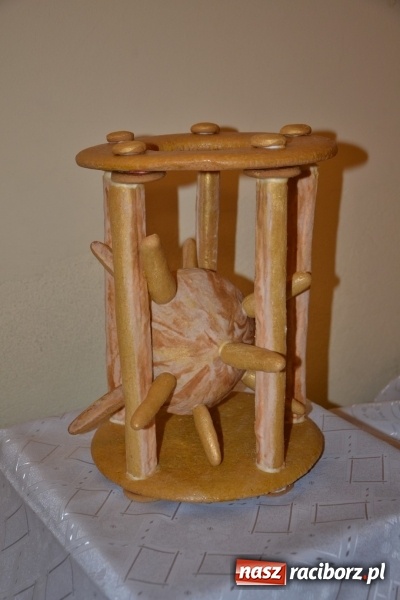 Zdjęcie w galerii na portalu naszraciborz.pl: Grzaniec, ognisko, pierniki i fajerwerki. Tworków gotowy na Boże Narodzenie  wiadomości z regionu