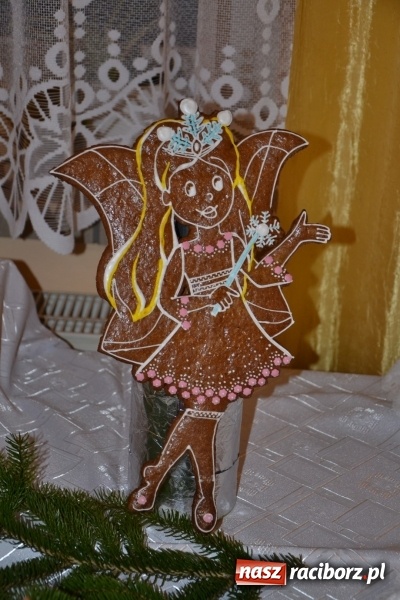 Zdjęcie w galerii na portalu naszraciborz.pl: Grzaniec, ognisko, pierniki i fajerwerki. Tworków gotowy na Boże Narodzenie  wiadomości z regionu