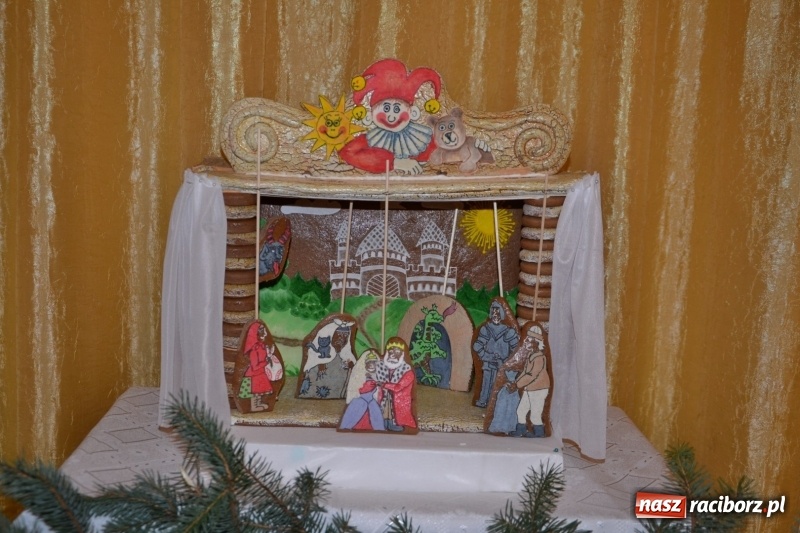 Zdjęcie w galerii na portalu naszraciborz.pl: Grzaniec, ognisko, pierniki i fajerwerki. Tworków gotowy na Boże Narodzenie  wiadomości z regionu