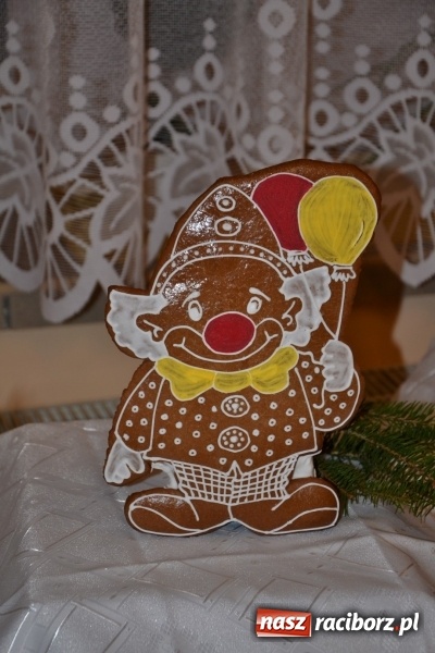 Zdjęcie w galerii na portalu naszraciborz.pl: Grzaniec, ognisko, pierniki i fajerwerki. Tworków gotowy na Boże Narodzenie  wiadomości z regionu