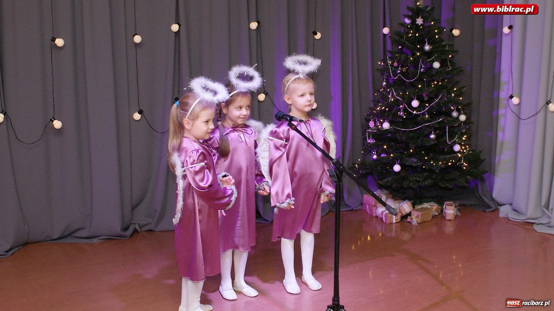 Zdjęcie w galerii na portalu naszraciborz.pl: XVI Międzyprzedszkolny Przegląd Kolęd w bibliotece wiadomości z regionu