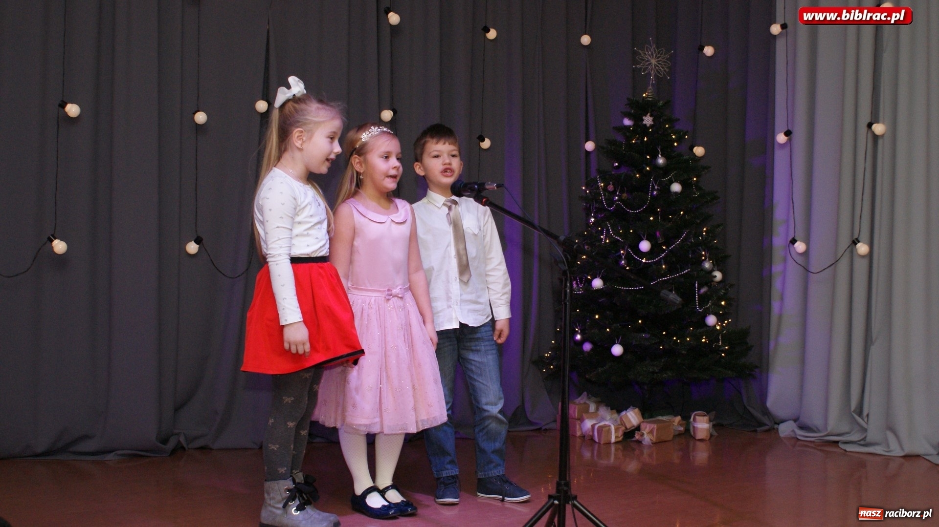 Zdjęcie w galerii na portalu naszraciborz.pl: XVI Międzyprzedszkolny Przegląd Kolęd w bibliotece wiadomości z regionu