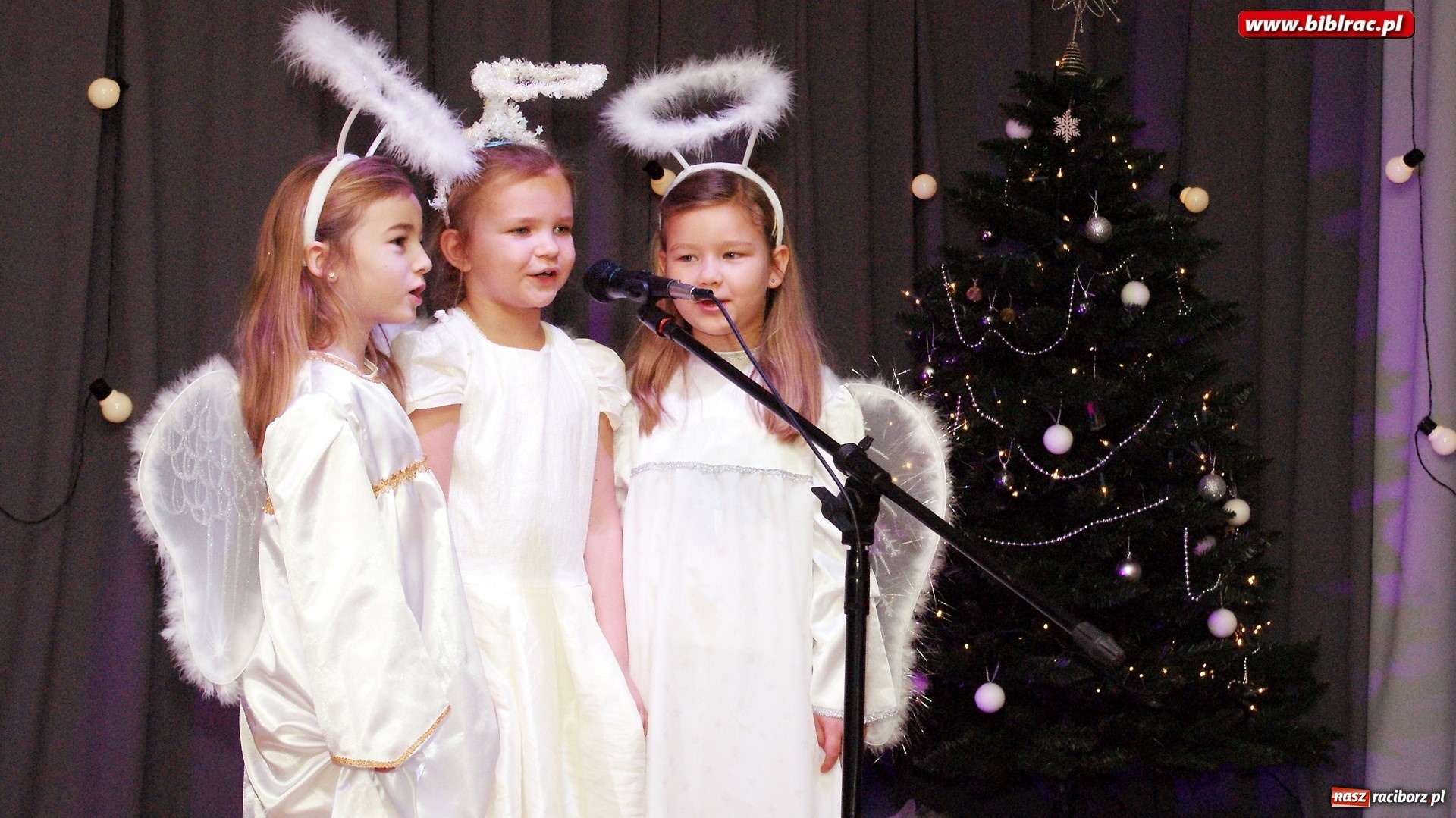 Zdjęcie w galerii na portalu naszraciborz.pl: XVI Międzyprzedszkolny Przegląd Kolęd w bibliotece wiadomości z regionu