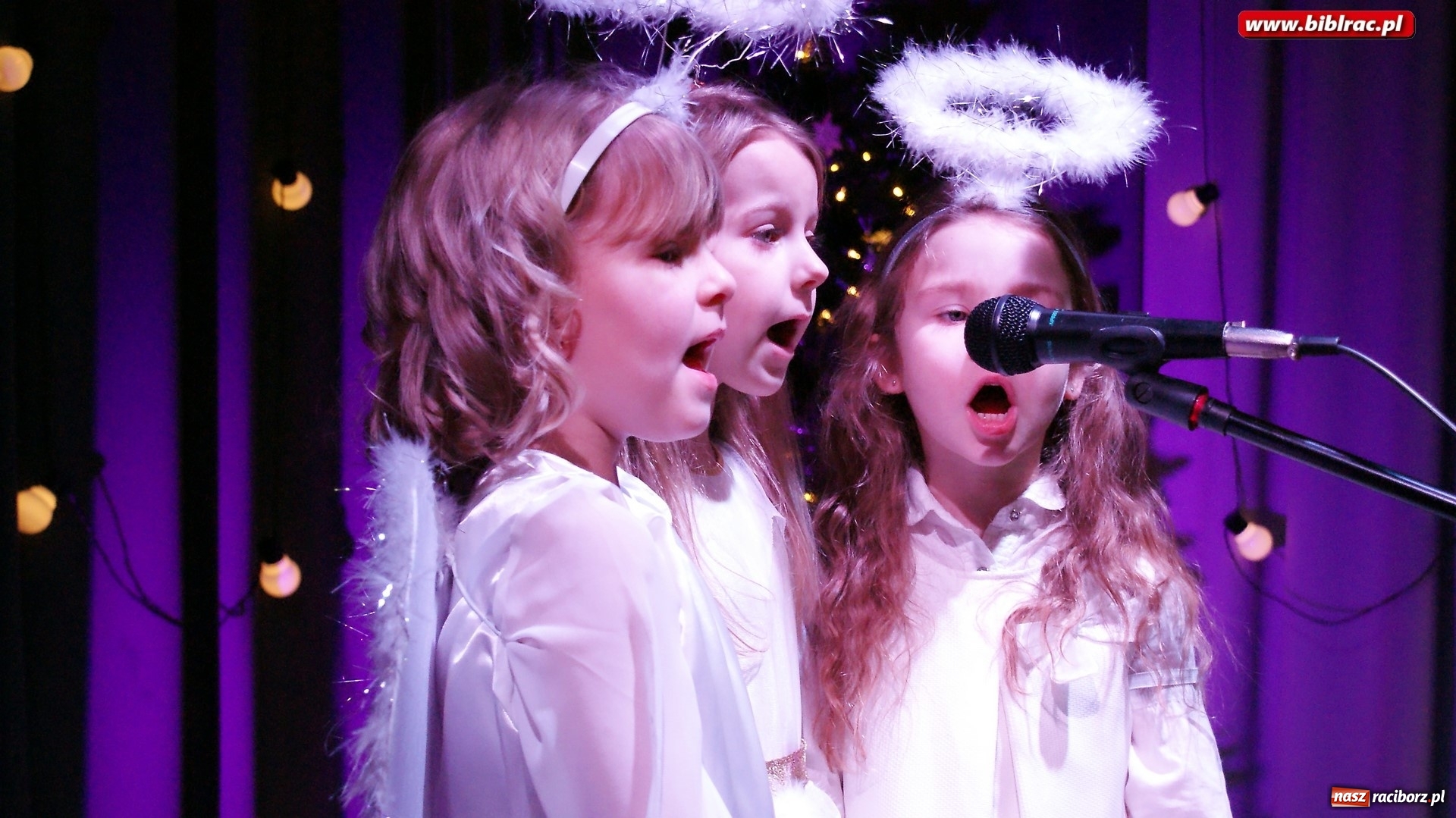 Zdjęcie w galerii na portalu naszraciborz.pl: XVI Międzyprzedszkolny Przegląd Kolęd w bibliotece wiadomości z regionu