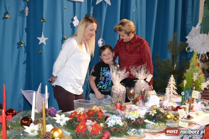 Zdjęcie w galerii na portalu naszraciborz.pl: Szkolny kiermasz w Rudach znów zgromadził tłumy wiadomości z regionu