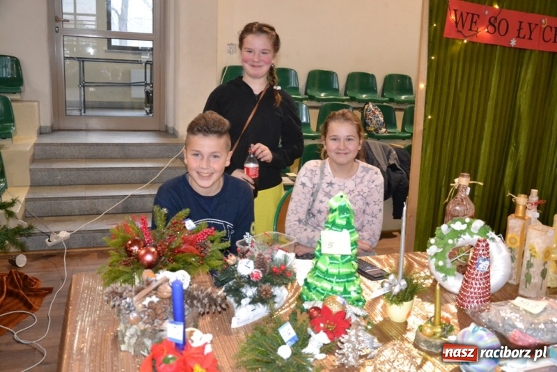 Zdjęcie w galerii na portalu naszraciborz.pl: Szkolny kiermasz w Rudach znów zgromadził tłumy wiadomości z regionu