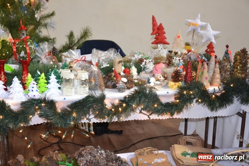 Zdjęcie w galerii na portalu naszraciborz.pl: Szkolny kiermasz w Rudach znów zgromadził tłumy wiadomości z regionu