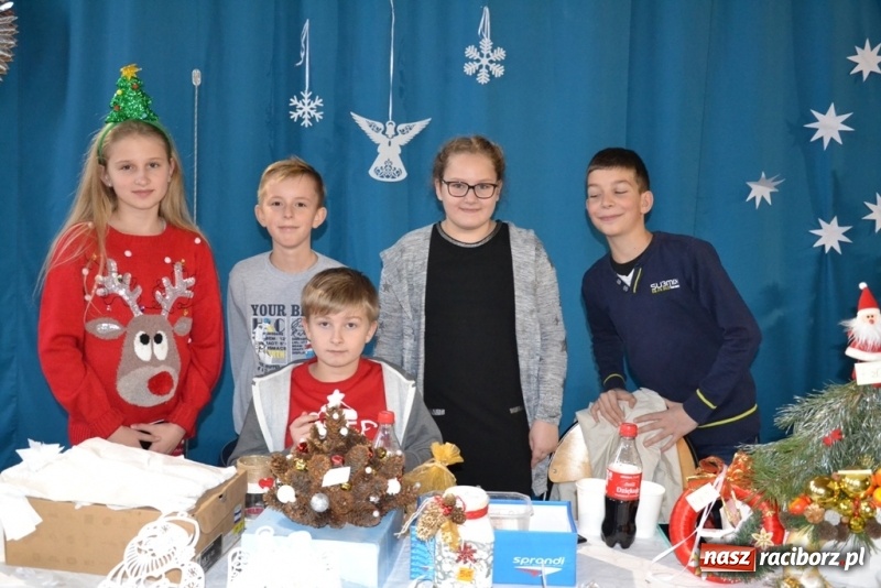 Zdjęcie w galerii na portalu naszraciborz.pl: Szkolny kiermasz w Rudach znów zgromadził tłumy wiadomości z regionu