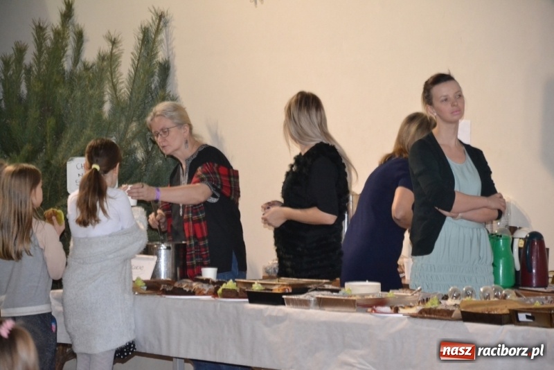 Zdjęcie w galerii na portalu naszraciborz.pl: Szkolny kiermasz w Rudach znów zgromadził tłumy wiadomości z regionu